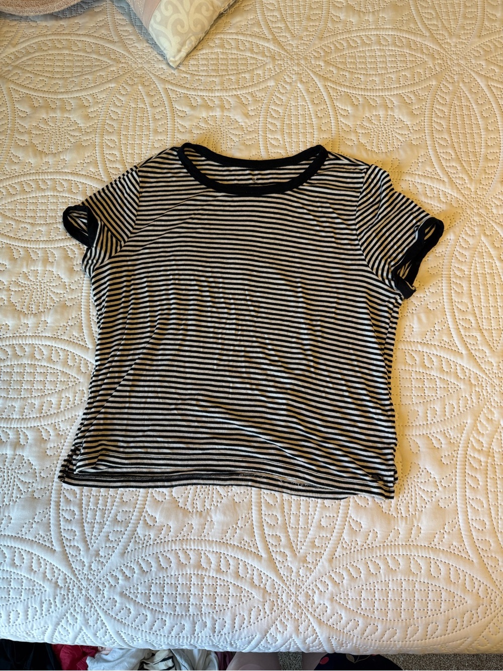 American Eagle Black & White Striped Women's Short Sleeve Tee